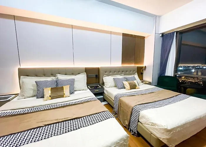 Апартаменты Stunning Sunset Retreat At Eton Bayview Ii 2pax *