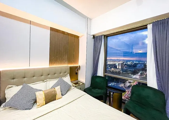 Stunning Sunset Retreat At Eton Bayview Ii 2pax * Манила